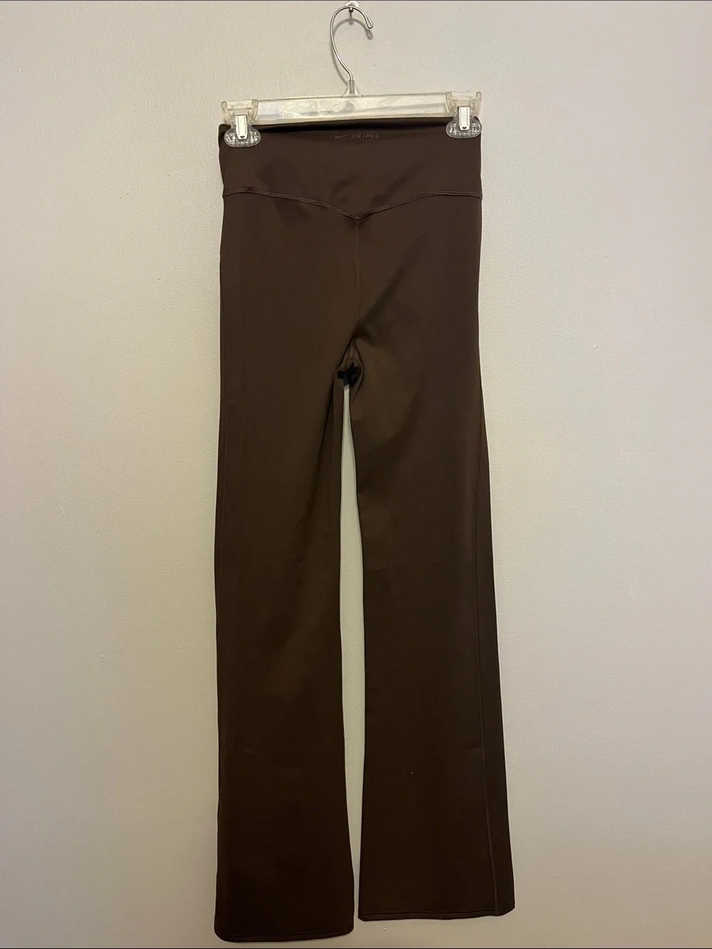 NWT Skims Nike flare legging New dark sepia Brown - Picture 6 of 8
